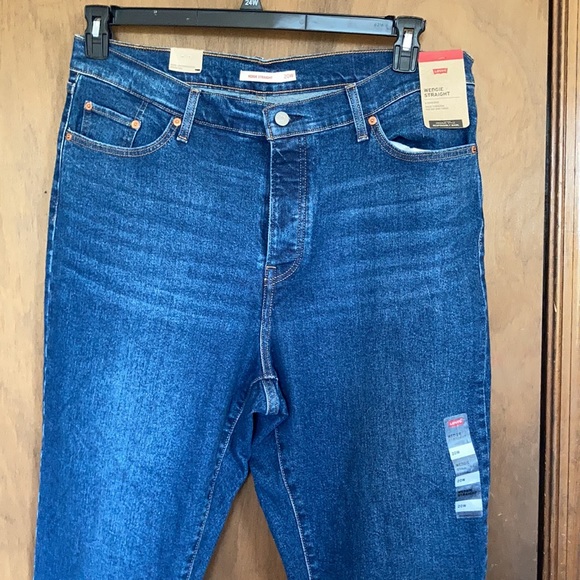 Offer$40 Levi’s wedgie straight jean high rise snug through hip & thigh 20W - Picture 8 of 17